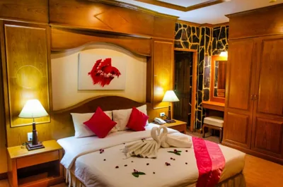 两间连通双人间 — Diva Patong Hotel