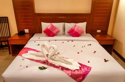 标准三人间 — Diva Patong Hotel